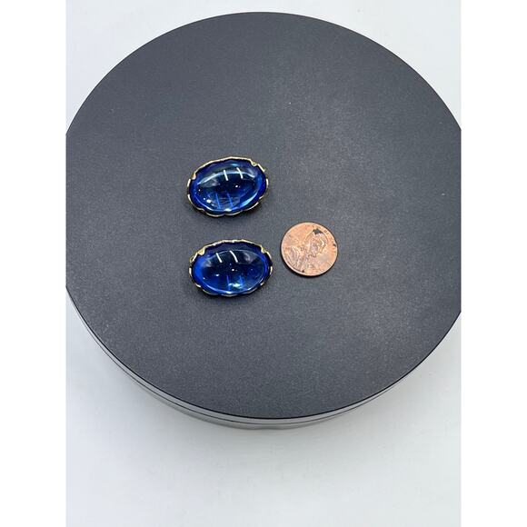 Emmons Vintage Cobalt Blue Oval Cabochon Gold Tone Scallop Clip Earrings - Picture 9 of 12